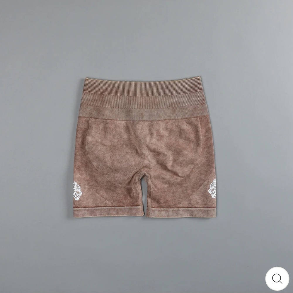 She wolves forever seamless everson shorts